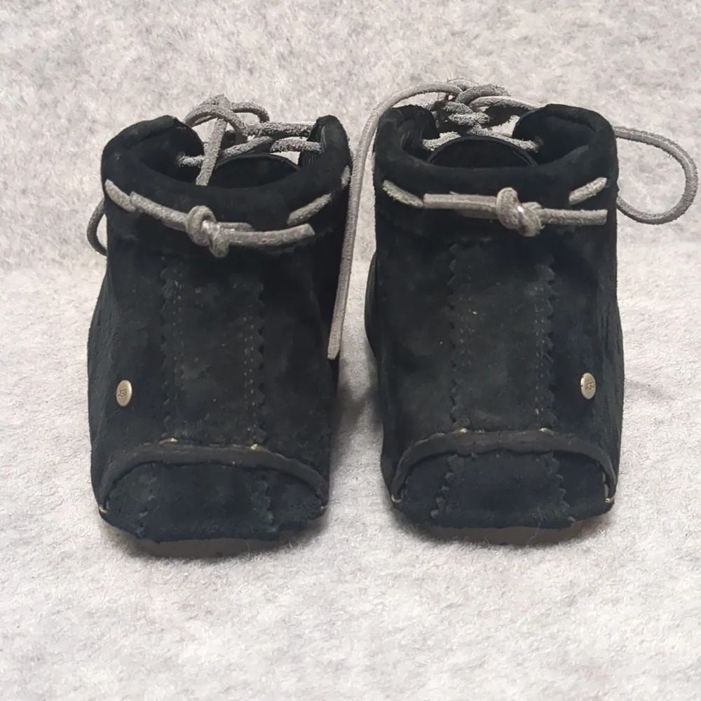 UGG Australia Black Suede Women's Moccasin Booties Size 9.5 - Picture 3 of 10